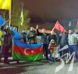 «Повернули Карабах. Повернемо і Крим!» «Повернули Карабах. Повернемо і Крим!»